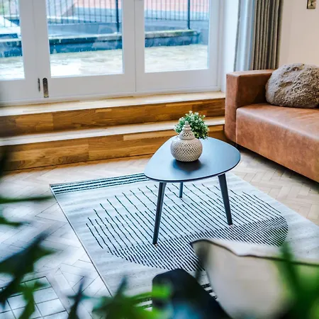 Penthouse With Private Roof Terrace Apartment *