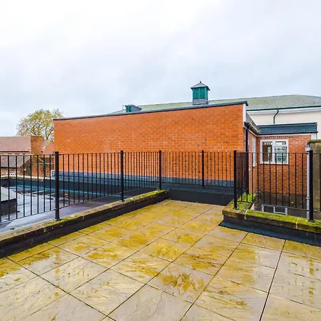 Penthouse With Private Roof Terrace شقة يورك