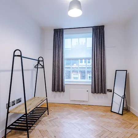 شقة Penthouse With Private Roof Terrace
