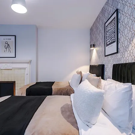 Penthouse With Private Roof Terrace