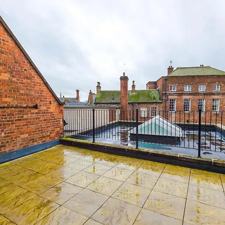 Penthouse With Private Roof Terrace Apartman York