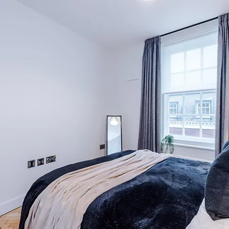 شقة Penthouse With Private Roof Terrace يورك