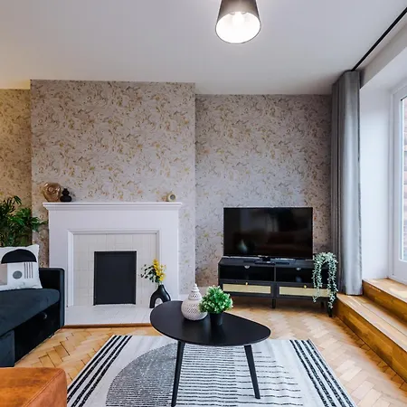 Apartment Penthouse With Private Roof Terrace *